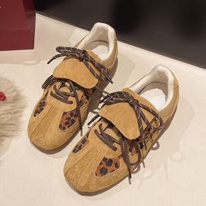 Chaussures de sport décontractées à plateforme pour femmes MIU Fashion Style, chaussures plates à lacets pour l'extérieur, chaussures à semelle souple, chaussures d'hiver à imprimé léopard - Product Image 4