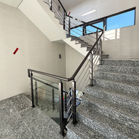 Poteau d'angle moderne en acier inoxydable pour garde-corps de câble, pour escalier et balcon, avec base de fixation au sol à angle de 90 degrés, résistant à la rouille, pour villa