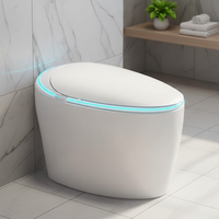 Toilettes intelligentes de luxe entièrement automatiques, design de cuvette de toilettes en céramique, toilettes intelligentes à poser au sol avec télécommande