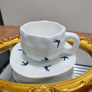 <span class=keywords><strong>Set</strong></span> <span class=keywords><strong>Vintage</strong></span> di Tazza da <span class=keywords><strong>Caffè</strong></span> in Porcellana con Motivo Blu Classico e Vassoio, 300ml, Adatto al Microonde, Regalo Aziendale - Product Image 2