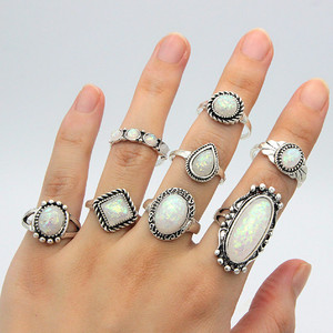 Juego de 8 Anillos de Bisutería Bohemia, Estilo Étnico Retro de Moda, Anillos con Gemas Grandes de Colores, Anillos Geométricos con Diseño de Articulación - Product Image 4