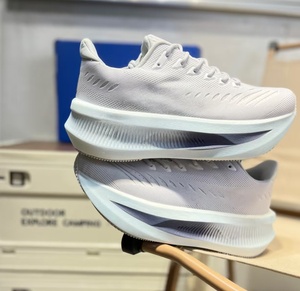 Chaussures de course professionnelles en fibre de carbone légère et amortissante Brookes pour hommes et femmes, pour la course sur piste et le marathon. - Product Image 2