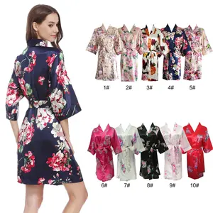 Robes kimono en satin de soie à imprimé floral pour femmes mariées personnalisées en gros - Product Image 1