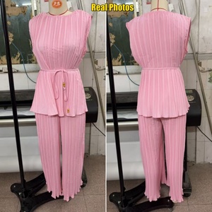 Nouvel ensemble d'été pour femme : haut sans manches à col rond et pantalon large plissé, deux pièces tendance - Product Image 4
