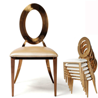 Chaise de banquet empilable moderne et élégante avec structure en métal doré et design en acier inoxydable pour événements extérieurs, villas et fêtes