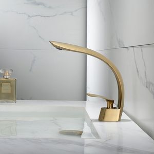 Robinet de salle de bain moderne, minimaliste et créatif <span class=keywords><strong>Mitigeur</strong></span> de <span class=keywords><strong>lavabo</strong></span> en cuivre plaqué or <span class=keywords><strong>Mitigeur</strong></span> de robinet de salle de bain monté sur le pont - Product Image 4