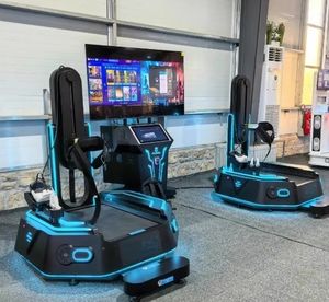 Macchina da gioco da tiro 9D VR per interni con rilevamento del movimento di 360 gradi Console di gioco VR VR per camminare <span class=keywords><strong>spazio</strong></span> piattaforma simulatore in piedi-metallo - Product Image 3