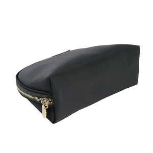 Bolsa de Cosméticos de Cuero Personalizada de Marca Famosa, de Lujo, Impermeable, Fácil de Llevar, para Guardar Lápiz Labial y Productos de Belleza - Product Image 3