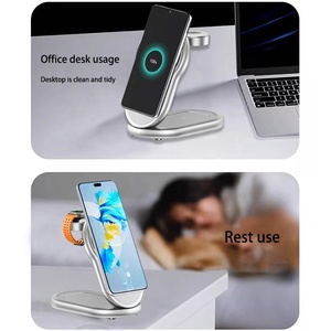 Caricatore Wireless Magnetico Qi2 3 in 1, Stazione di Ricarica Rapida 15W, Dock Pieghevole da Scrivania Compatto per iPhone, Watch e AirPods - Product Image 4