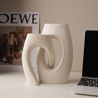 Vase à fleurs en céramique blanche de style européen haut de gamme, vase artistique résistant aux hautes températures pour mariages et décoration intérieure