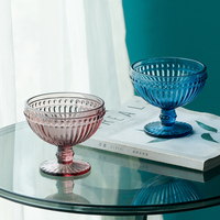 Decoratieve gekleurde glazen schaal met voet, 374ml, vintage reliëf, dessertbeker, fruitschaal, serveerschaal voor feesttafel centerpiece