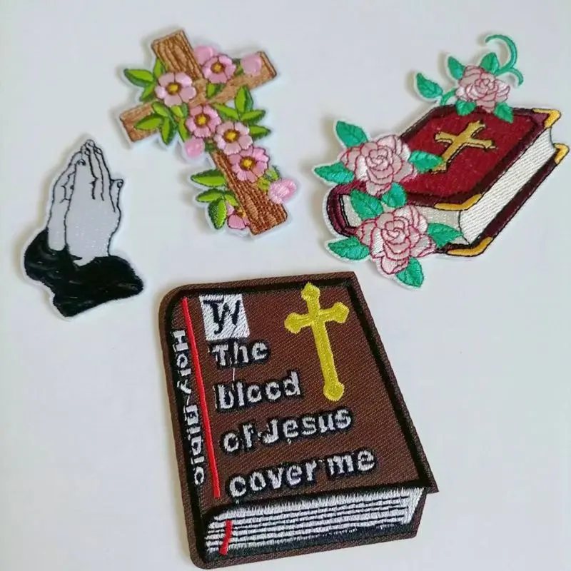新しい8パターン刺Embroidered宗教パッチ聖書の祈りの手刺繍のゴシック鉄クロスパッチアップリケの鉄