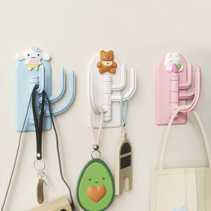 Organizador de llaves creativo de dibujos animados con tres ganchos adhesivos para montaje en pared, para cocina, baño, escritorio, armario, ganchos de almacenamiento. - Product Image 3