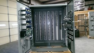 Paneles de Distribución Eléctrica Inteligentes UL 891 1200A para Fábricas y Almacenes - Product Image 2