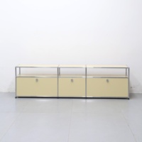Korrosionsbeständige Metallplatte Moderner Schrank Soft-Close-Scharniere Geräuschlose Schubladen Wohnzimmer-Unterhaltungsmöbel Langlebig