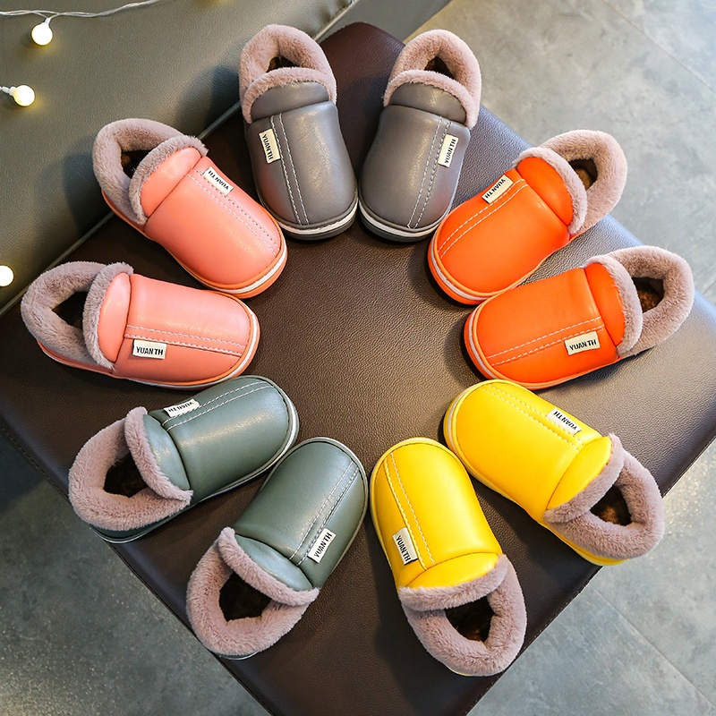 Зимняя детская теплая обувь для мальчиков и девочек; Хлопковые тапочки; Кожаные детские домашние зимние тапочки; Модная домашняя плюшевая повседневная обувь