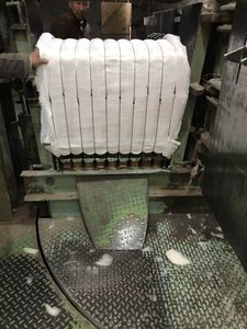 Vente directe d'usine <span class=keywords><strong>mérinos</strong></span> <span class=keywords><strong>mouton</strong></span> meilleure fibre de laine 100 pour laine ouate filature feutre châle <span class=keywords><strong>à</strong></span> <span class=keywords><strong>vendre</strong></span> - Product Image 2