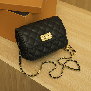 <span class=keywords><strong>Sac</strong></span> <span class=keywords><strong>bandoulière</strong></span> tendance de créateur en cuir PU de luxe, petit <span class=keywords><strong>sac</strong></span> à main <span class=keywords><strong>pour</strong></span> filles, <span class=keywords><strong>sac</strong></span> à <span class=keywords><strong>bandoulière</strong></span> <span class=keywords><strong>pour</strong></span> femmes avec chaîne - Product Image 2