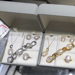 Ensemble de bijoux élégants classiques en perles d'eau douce plaqué argent 4 pièces : collier, bracelet, boucles d'oreilles, bague, bijoux fins pour femmes, cadeau - Product Image 4