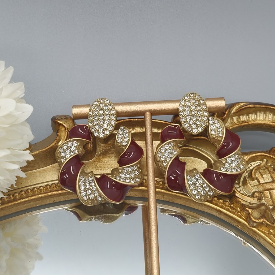 Boucles d'oreilles clous dorées et colorées