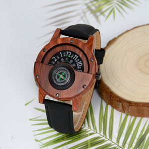 <span class=keywords><strong>Orologio</strong></span> in Legno con Funzione Bussola, Logo Personalizzabile, Colore Rosso Legno, con Cinturino in Pelle di Qualità - Product Image 5