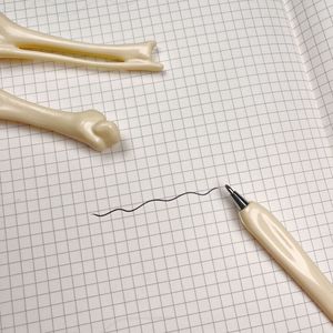 Nuovo Modello di Penna a Sfera a Forma di Osso, Penna in Plastica Originale Ideale per Premi Studenteschi, Penna Creativa per Firme e Pubblicità - Product Image 3