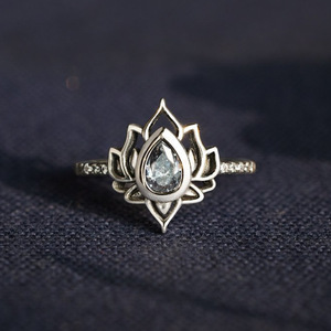 Anello a fascia larga in stile vintage con design a fiamma di loto per uomo e donna - Product Image 6