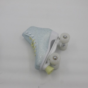 <span class=keywords><strong>Patines</strong></span> <span class=keywords><strong>de</strong></span> ruedas cuádruples para exteriores para niña, cuero PU especial con rueda <span class=keywords><strong>de</strong></span> aleación brillante ligera, suela <span class=keywords><strong>de</strong></span> PVC - Product Image 4