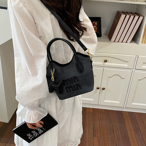 Nuevo Bolso de Mano Versátil de Alta Gama, Impermeable y Moderno para Mujer, con Cierre de Cremallera y Correa para el Hombro, para Uso Laboral y Casual - Product Image 2