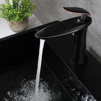 Robinet de lavabo moderne de haute qualité à installation monotrou en laiton massif, design cascade, résistant à la rouille, mitigeur eau chaude et froide