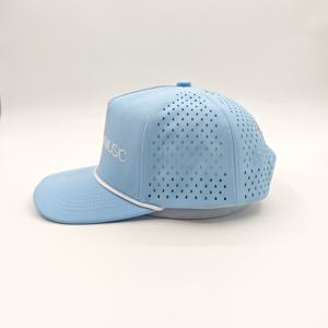 Gorra de béisbol deportiva de poliéster impermeable de 5 paneles, transpirable, con diseño de leopardo Dobby personalizado, perforada con corte láser, para golf y uso diario. - Product Image 4