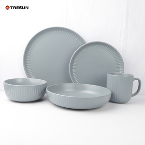 <span class=keywords><strong>Vajilla</strong></span> de lujo con efecto en relieve, <span class=keywords><strong>vajilla</strong></span> de cerámica de color rojo, blanco <span class=keywords><strong>y</strong></span> azul, nuevo diseño, 2023 - Product Image 5