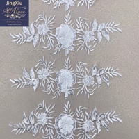 Vente en gros de dentelle florale 3D noire perlée avec bordure en maille à feuilles de paillettes pour la décoration des vêtements Abaya, Kaftan, Jalabiya