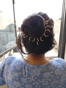 Moño de Pelo con Flores, Palillo Dorado de Latón, Accesorios de Pelo Bohemios para Mujer, Regalo para Ella - Product Image 1