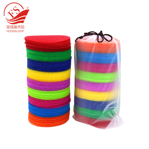 Taille de forme personnalisée Couleur et logo Adhésif social Crochet et boucle Fixation des points de sol pour tapis - Product Image 2