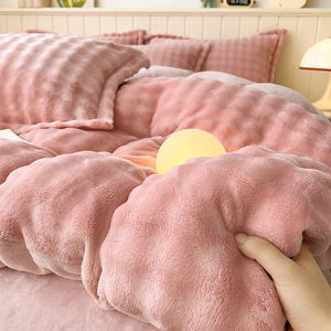 ชุดเครื่องนอนผ้าห่มนวมกำมะหยี่นมสองด้าน ออยาเท็กซ์ รุ่นวินเทอร์ วอร์ม 300TC ผ้าหนา 3 ชิ้น พร้อมผ้าปูที่นอนผ้าฟลานเนลสำหรับใช้ในบ้าน - Product Image 5