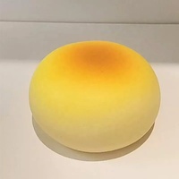 Juguete Blandito de 10cm con Forma de Pan de Soya al Vapor, Juguete Sensorial de Alimento Suave para Apretar, Pelota Antiestrés de Pan Simulado, Juguete Fidget Súper Suave