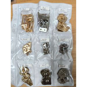 Hebilla Metálica para Bolsos, Aleación de Zinc, Base Plana, Resistente al Desgaste, para Bolsos, Primavera 2025 - Product Image 3