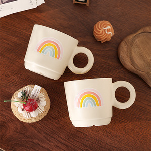 Taza de Cerámica con Asa Circular y Diseño de Arcoíris, Reutilizable, para Uso General - Product Image 3