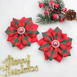 2개/세트 크리스마스 축제 레드 플래드 파스텔 꽃 리본 헤어핀 진주 장식 여자아이 키즈 헤어 액세서리 - Product Image 3