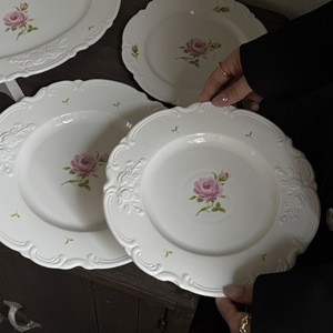 French retro lace pink rose relief ceramic plate, antique afternoon tea dessert plate, Western household plate - Product Image 3