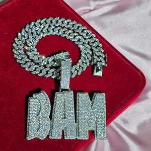 Colgante único y moderno de plata de ley con corte redondo exagerado, totalmente cubierto de circonitas, personalizado para rapero, estilo hip hop. - Product Image 1