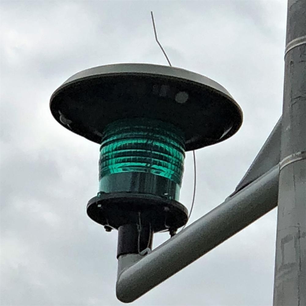 Lumière extérieure tout-en-un de cour de LED actionnée solaire avec un prompteur vocal ou une alarme