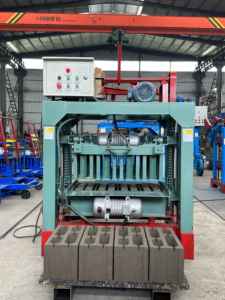 <span class=keywords><strong>Machine</strong></span> semi-automatique de fabrication de briques de ciment en vente <span class=keywords><strong>Machine</strong></span> à blocs <span class=keywords><strong>Machine</strong></span> à briques de ciment avec haute production - Product Image 2