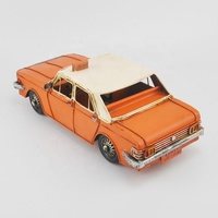 Statue de taxi orange en fer antique pour la décoration de la maison, du bureau, du pub, modèle de voiture en métal rétro vintage, figurine artisanale, cadeau artisanal en métal