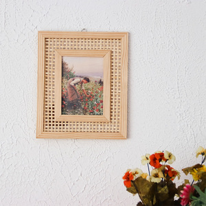 <span class=keywords><strong>Cornice</strong></span> Portafoto <span class=keywords><strong>in</strong></span> Legno Massello Stile Nordico - <span class=keywords><strong>Cornice</strong></span> Decorativa da Tavolo e da Parete da 5/8 Pollici con Design <span class=keywords><strong>in</strong></span> Rattan Intrecciato a Mano - Product Image 1