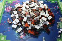 Ensemble de Mahjong Américain Moderne Gravé à 4 Niveaux, 160 Tuiles, avec Tapis en Acrylique Boutique Lanterne Impériale pour Événements de Luxe et Poker