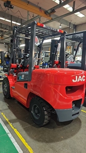 Xe nâng dầu 3 tấn 5 tấn, động cơ kèm hệ thống truyền động thủy lực, phụ tùng TCM Isuzu, camera CCTV có đèn laser, cần nâng CP - Product Image 6