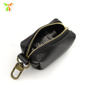 Dispensador portátil de bolsas para caca de perro al aire libre, bolsa de cuero PU para mascotas, cachorros, gatos, bolsa para recoger caca, organizador de bolsas de basura para perros - Product Image 5