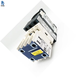 Composants de contrôle d'automatisation industrielle LC1D09+ LA1DX11 + LAD4RCU LC1D09 LA1DX11 LAD4RCU Module PLC - Product Image 1